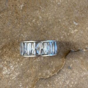 Elegant Silver Band Ring